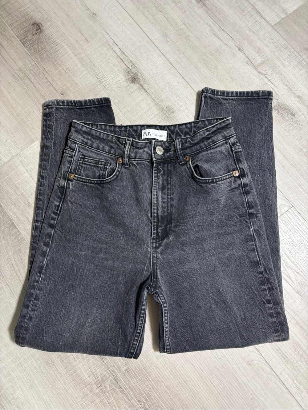 Zara High Rise Straight Leg Jeans Gray Black Washed Denim Sz 4 - Picture 3 of 11